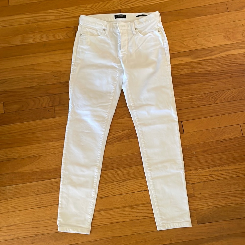 Banana Republic white jeans Excellent condition! Size 26